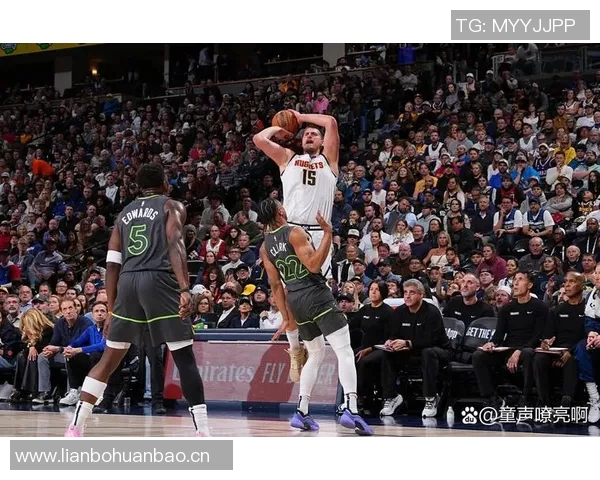 手还挺凉！爱德华兹半场8中1&三分4中0得7分 另有4板4助1断